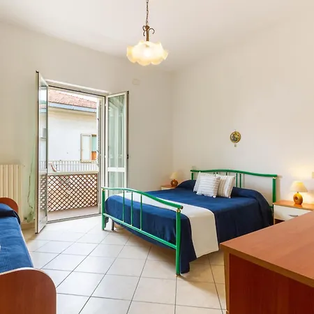 Ester Bilo - Myho Casa