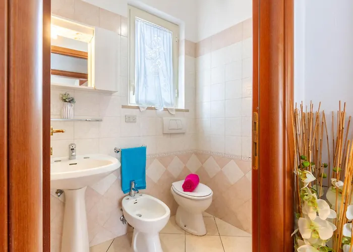 Ester Bilo - Myho Casa * トルトレート